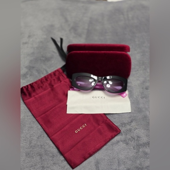 Gucci Cat-Eye Women’s Sunglasses-Black and Fuchsia New in Box main image 6